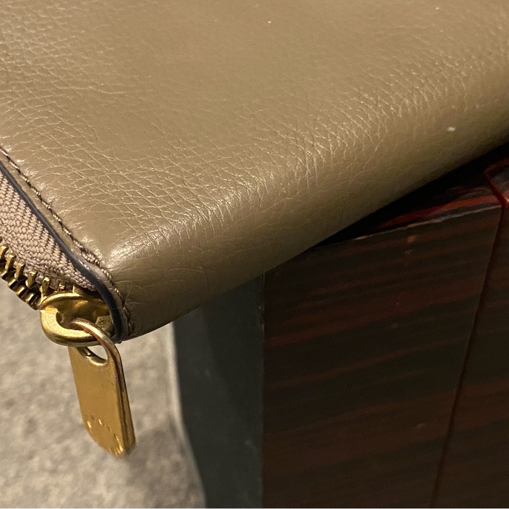 Marc Jacobs Wallet - Picture 3 of 7